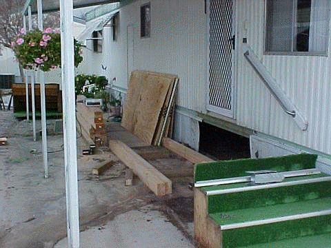 mhomeporch.jpg (33411 bytes)